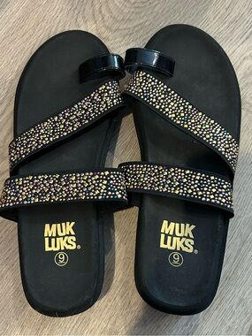 Muk Luks Black Slide Sandals Black Strap with Multicolor Crystals (NWT)